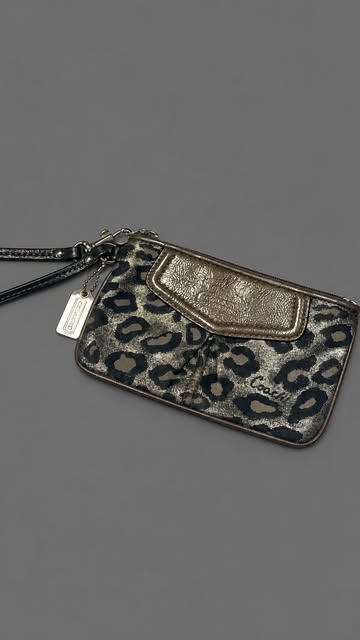 کیف پول چرم Coach