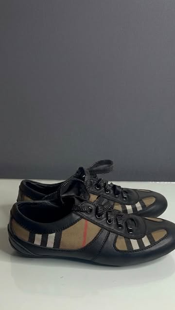اسنیکر خارجی Burberryسایز ۳۶